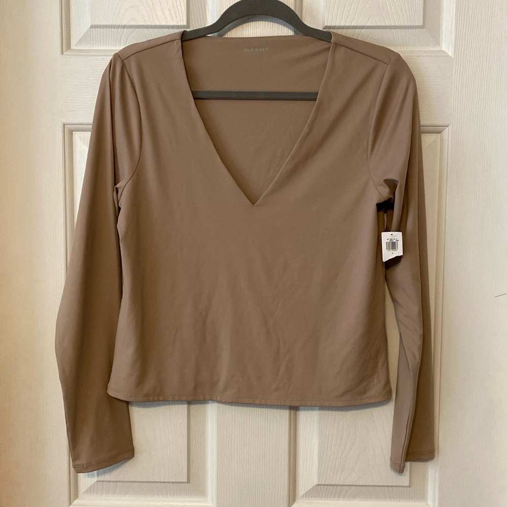 Old Navy soft sculpt crop v neck shirt NWT